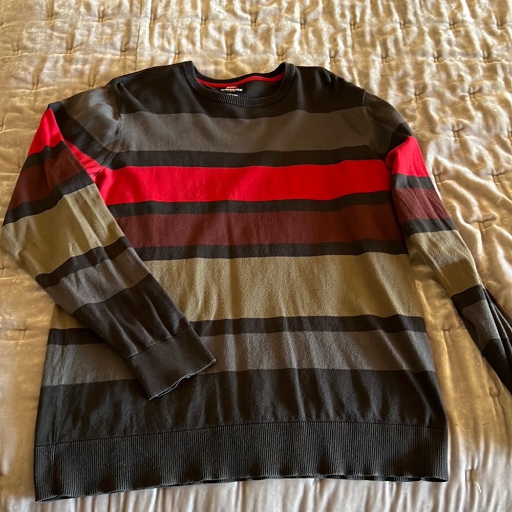 Men’s long sleeve sweater. Quicksilver size Large.